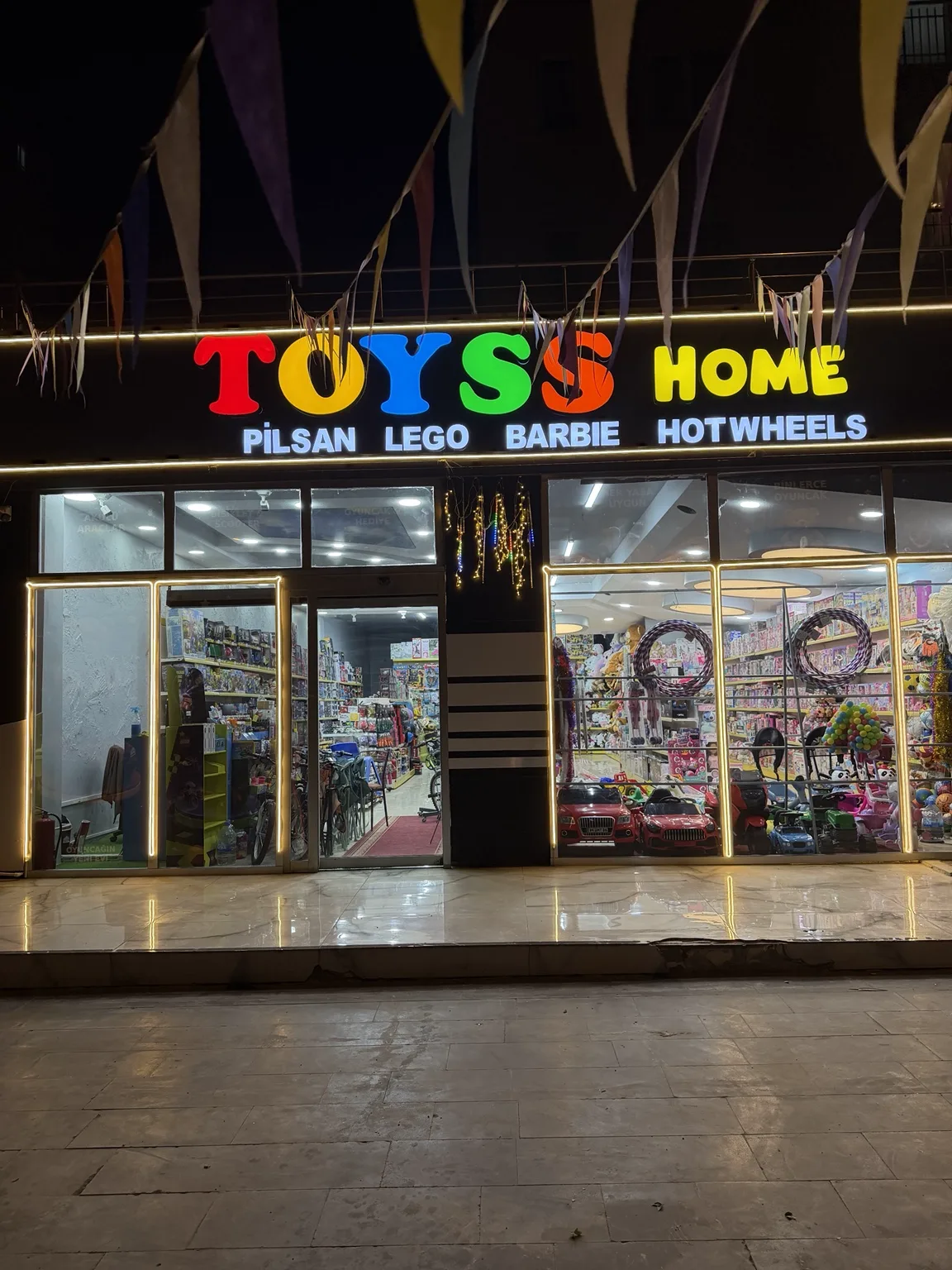 Toyss Home mağaza cephesi