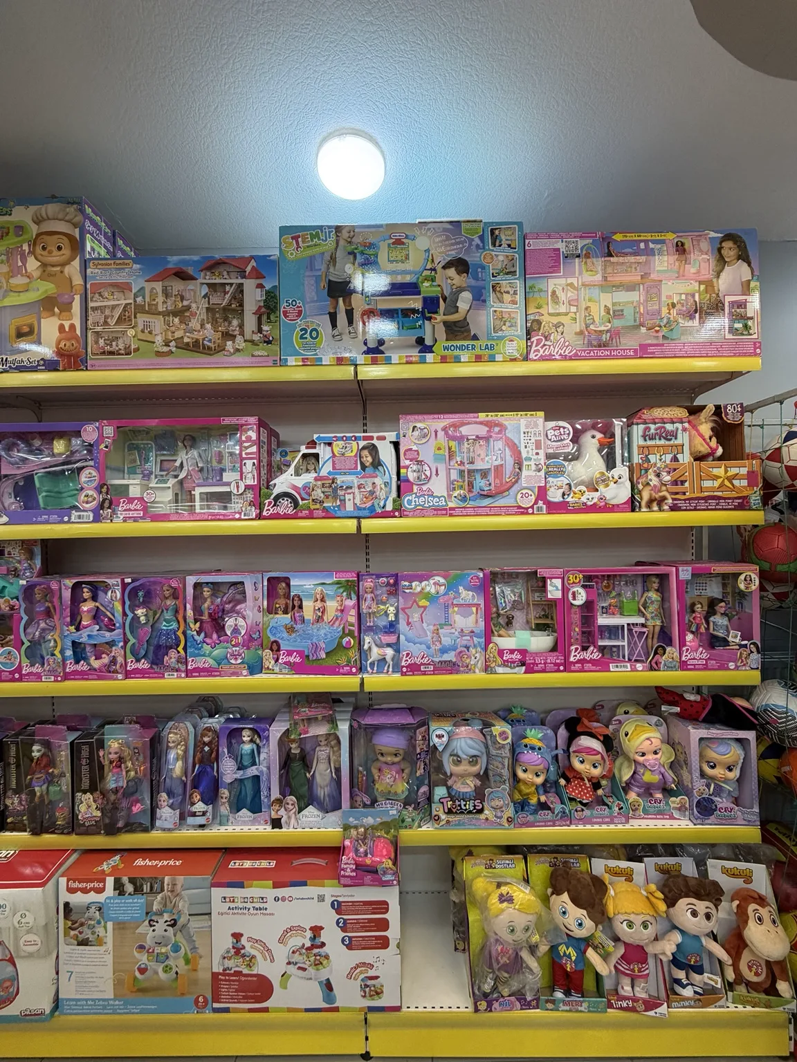 Barbie ve bebek oyuncakları