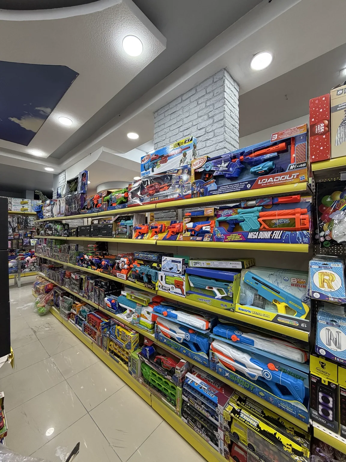 Nerf ve oyuncak silah reyonu