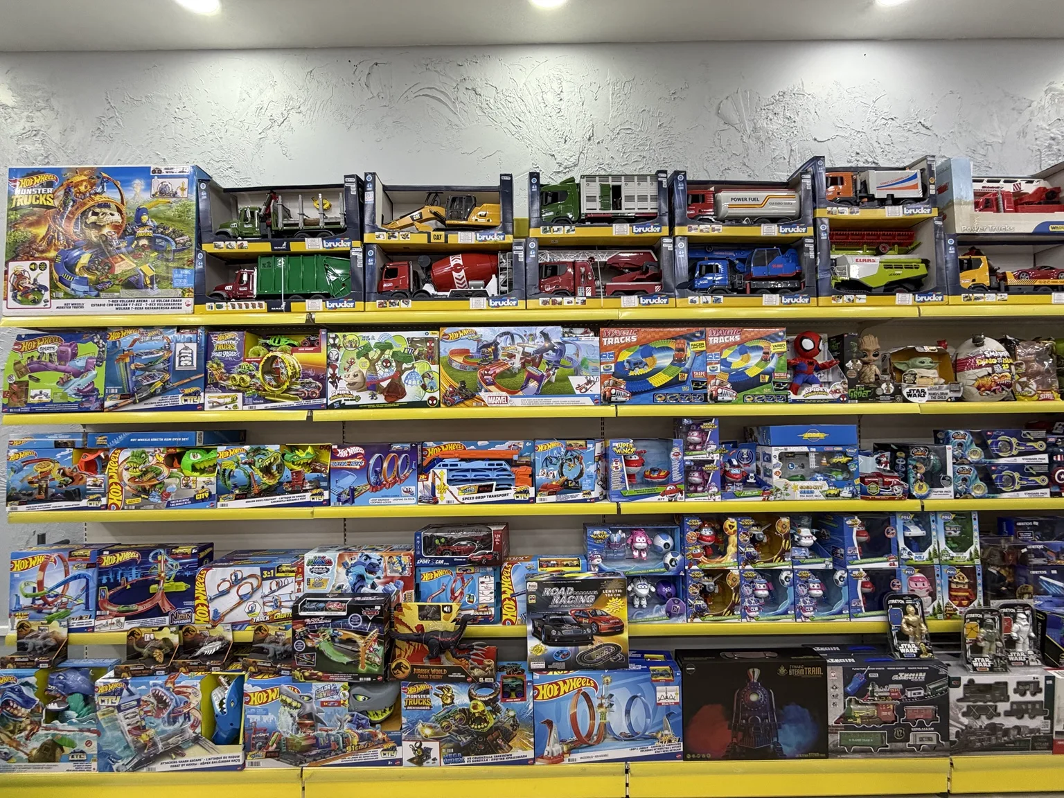 Hot Wheels ve Bruder ürünleri